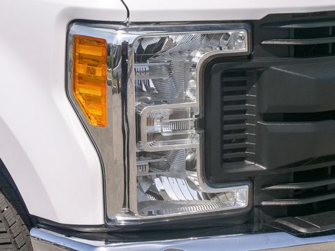 Used 2017 Ford F350 XL w/ Power Equipment Group RWD image 4