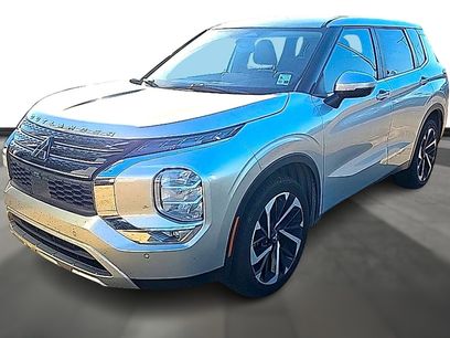 Used 2023 Mitsubishi Outlander SE