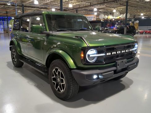 Used 2023 Ford Bronco Outer Banks AWD/4WD image 4