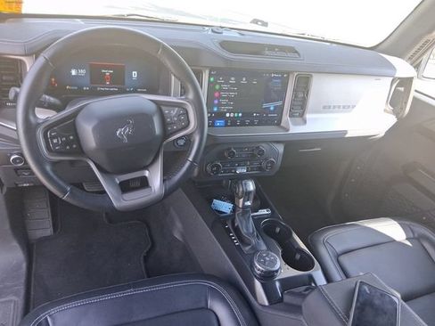 Used 2025 Ford Bronco Outer Banks AWD/4WD image 12