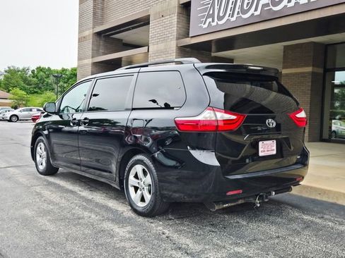 Used 2016 Toyota Sienna LE FWD image 8