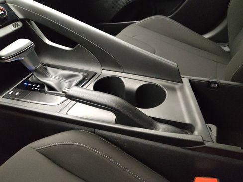 Used 2025 Hyundai Elantra Sport FWD image 26