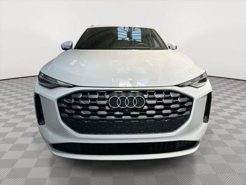 Used 2025 Audi Q5 Premium w/ 19" Wheel Package AWD/4WD image 7