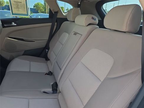 Used 2018 Hyundai Tucson Sport FWD image 9