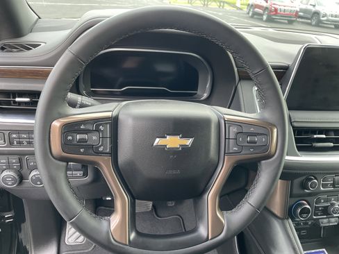 Used 2023 Chevrolet Suburban High Country AWD/4WD image 9