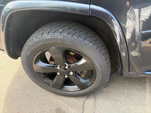 Used 2015 Jeep Grand Cherokee Altitude AWD/4WD image 5