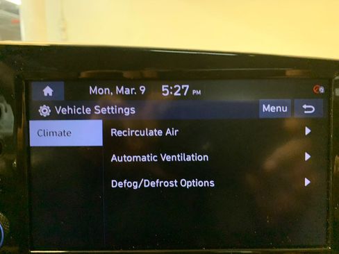 Used 2022 Hyundai Elantra SEL w/ Convenience + Premium Package image 29