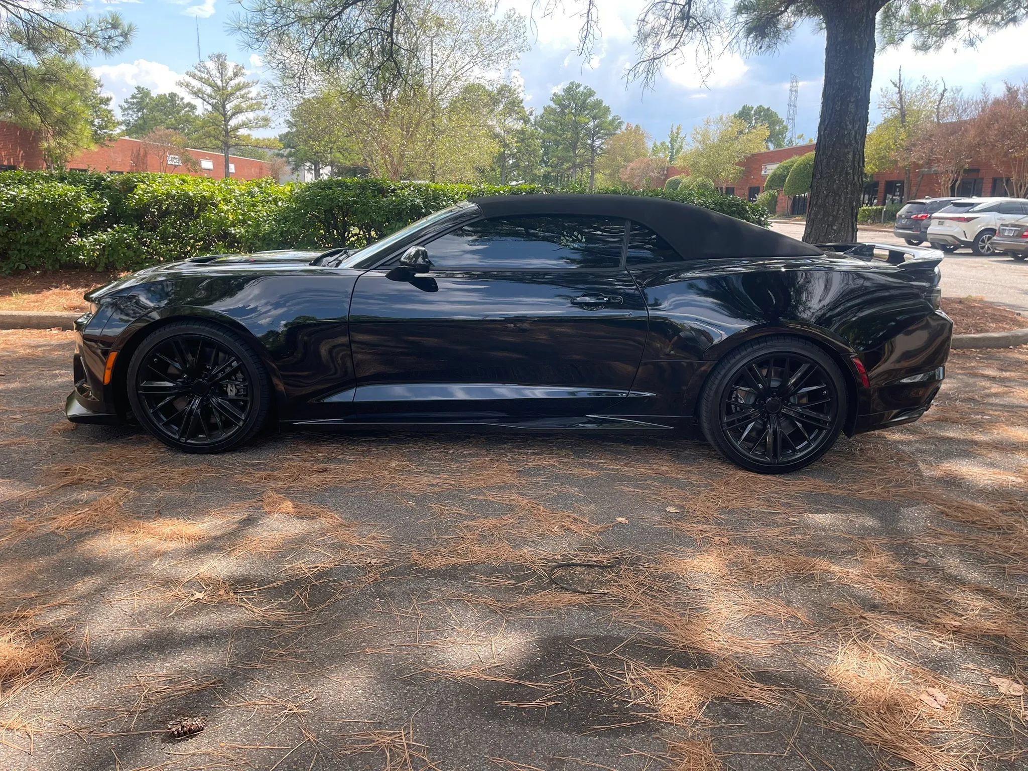 Used 2019 Chevrolet Camaro ZL1 RWD image 4