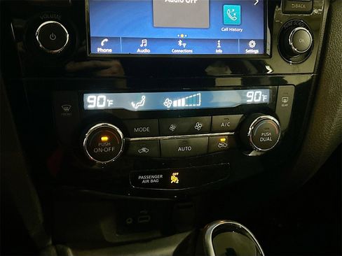 Used 2020 Nissan Rogue Sport SV image 15