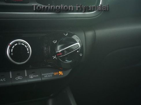 Certified 2022 Hyundai Kona SE image 19