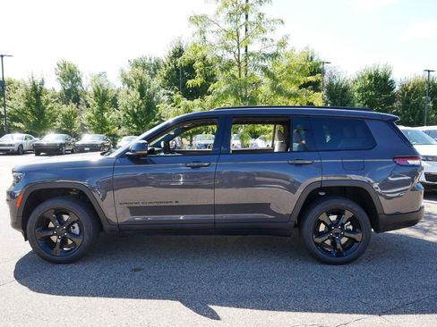 Certified 2025 Jeep Grand Cherokee L Limited w/ Luxury Tech Group II image 18