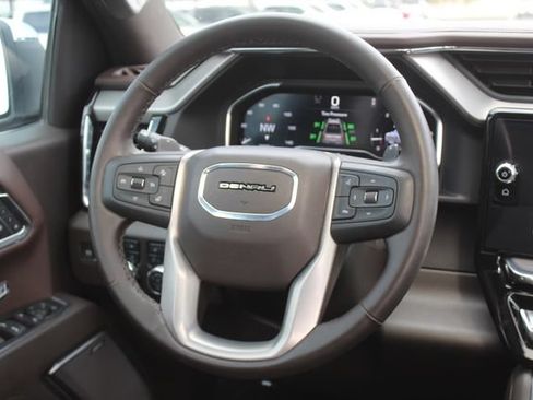 Used 2025 GMC Sierra 1500 Denali w/ Denali Reserve Package AWD/4WD image 25