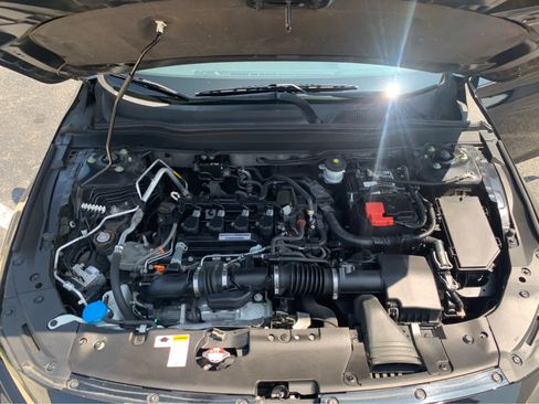 Used 2019 Honda Accord Sport image 9