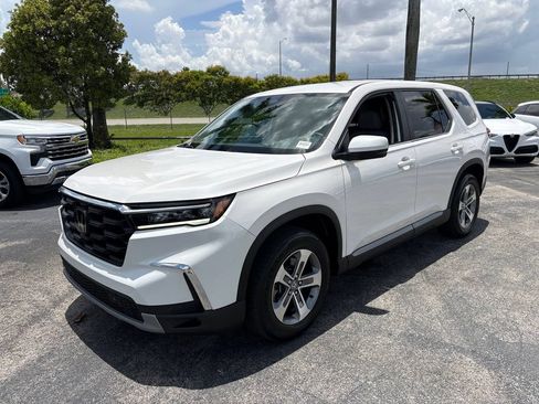 Used 2025 Honda Pilot EX-L image 13