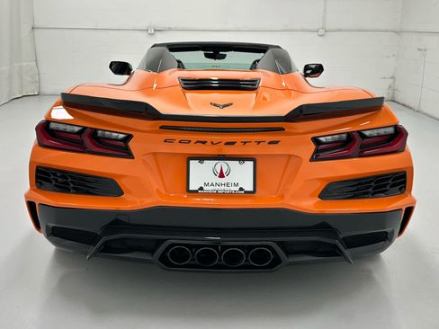 Used 2023 Chevrolet Corvette Z06 RWD image 7