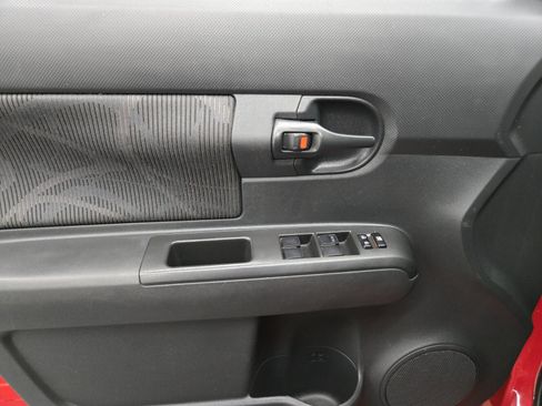 Used 2015 Scion xB FWD image 14