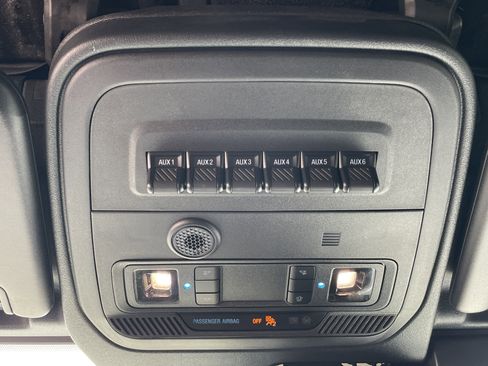 New 2025 Ford Bronco Badlands image 34