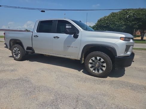 Used 2022 Chevrolet Silverado 2500 Custom w/ Custom Value Package AWD/4WD image 13