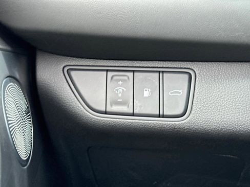 Used 2025 Genesis G70 2.5T w/ Sport Prestige Package image 24