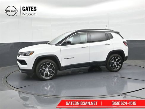 Used 2024 Jeep Compass Limited image 7