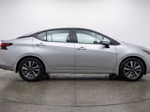 Used 2025 Nissan Versa SV FWD image 11