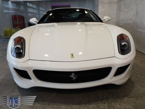 Used 2011 Ferrari 599 GTB Fiorano RWD image 7