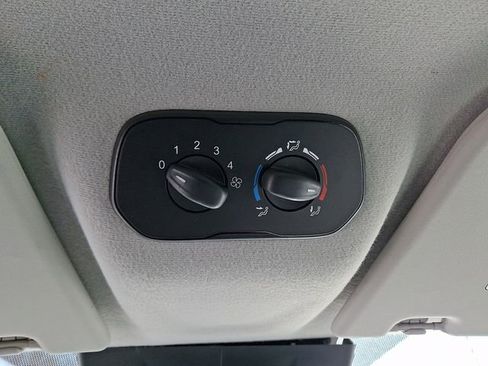 Used 2015 Ford Transit 150 XLT image 26