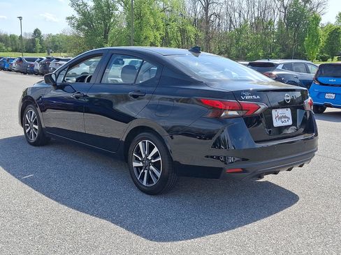 Used 2024 Nissan Versa SV FWD image 4