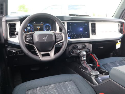 New 2026 Ford Bronco Heritage Edition AWD/4WD image 2