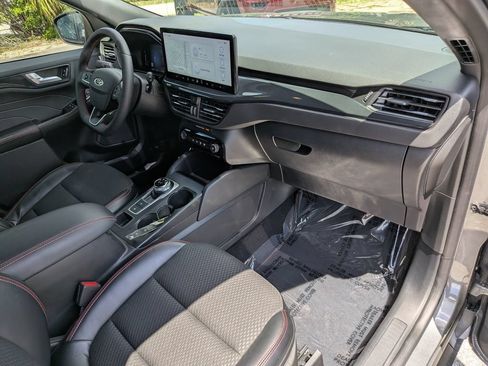 Certified 2023 Ford Escape ST-Line w/ Tech Pack #1 FWD image 17