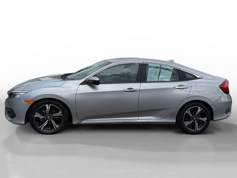 Used 2017 Honda Civic Touring image 2