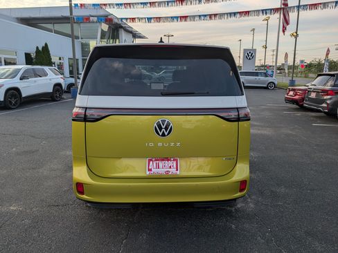 Used 2025 Volkswagen ID. Buzz 1st Edition w/ Cupholders Package AWD/4WD image 4