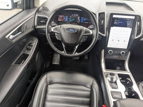 Used 2023 Ford Edge SEL image 16