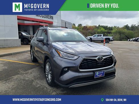 Used 2023 Toyota Highlander Platinum AWD/4WD image 11