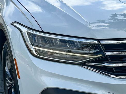 Certified 2023 Volkswagen Tiguan SE w/ Panoramic Sunroof Package FWD image 4