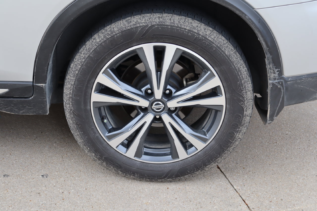 Used 2018 Nissan Rogue SL w/ Premium Package FWD image 29