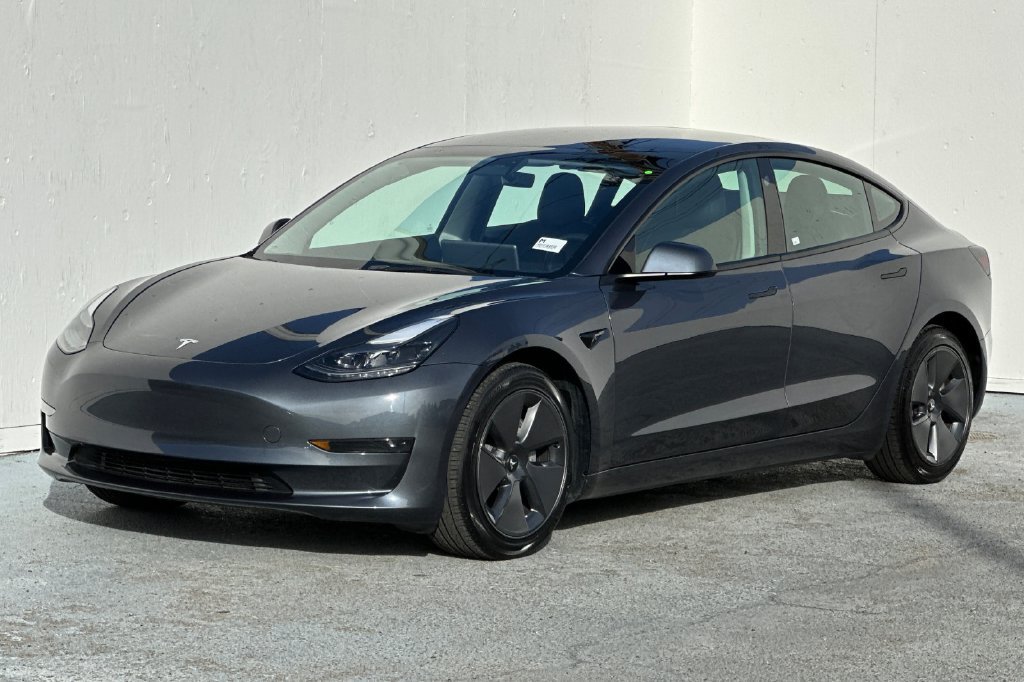 Used 2023 Tesla Model 3 Standard Range RWD image 7