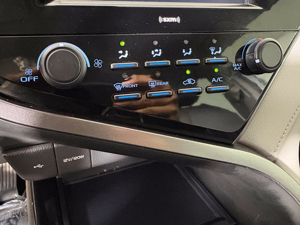 Used 2020 Toyota Camry LE w/ Carpet Mat Package FWD image 29