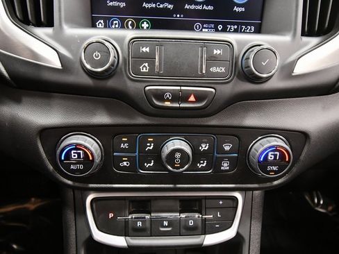 Used 2024 GMC Terrain SLT image 25