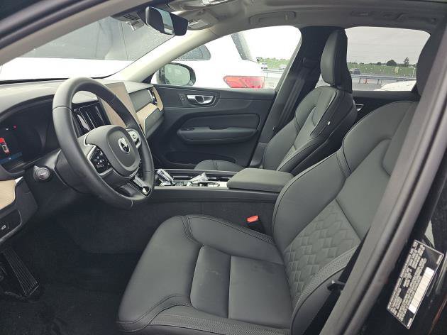 Used 2026 Volvo XC60 B5 Plus AWD/4WD image 5