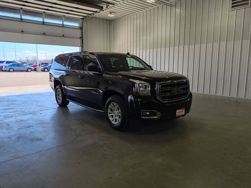 Used 2015 GMC Yukon XL SLT w/ HD Trailering Package image 2