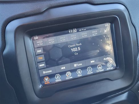 Used 2020 Jeep Renegade Latitude image 16