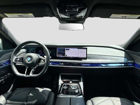 Used 2025 BMW 740i xDrive w/ Premium Package AWD/4WD image 9