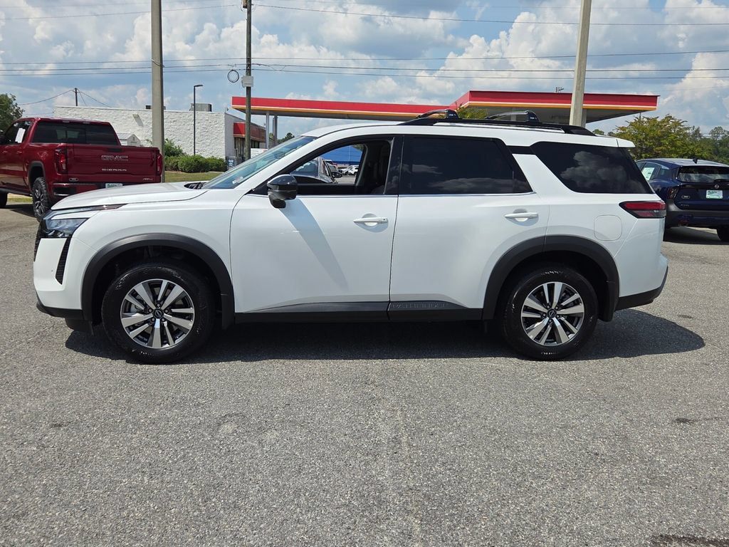 New 2026 Nissan Pathfinder SL w/ Cargo Package FWD image 2