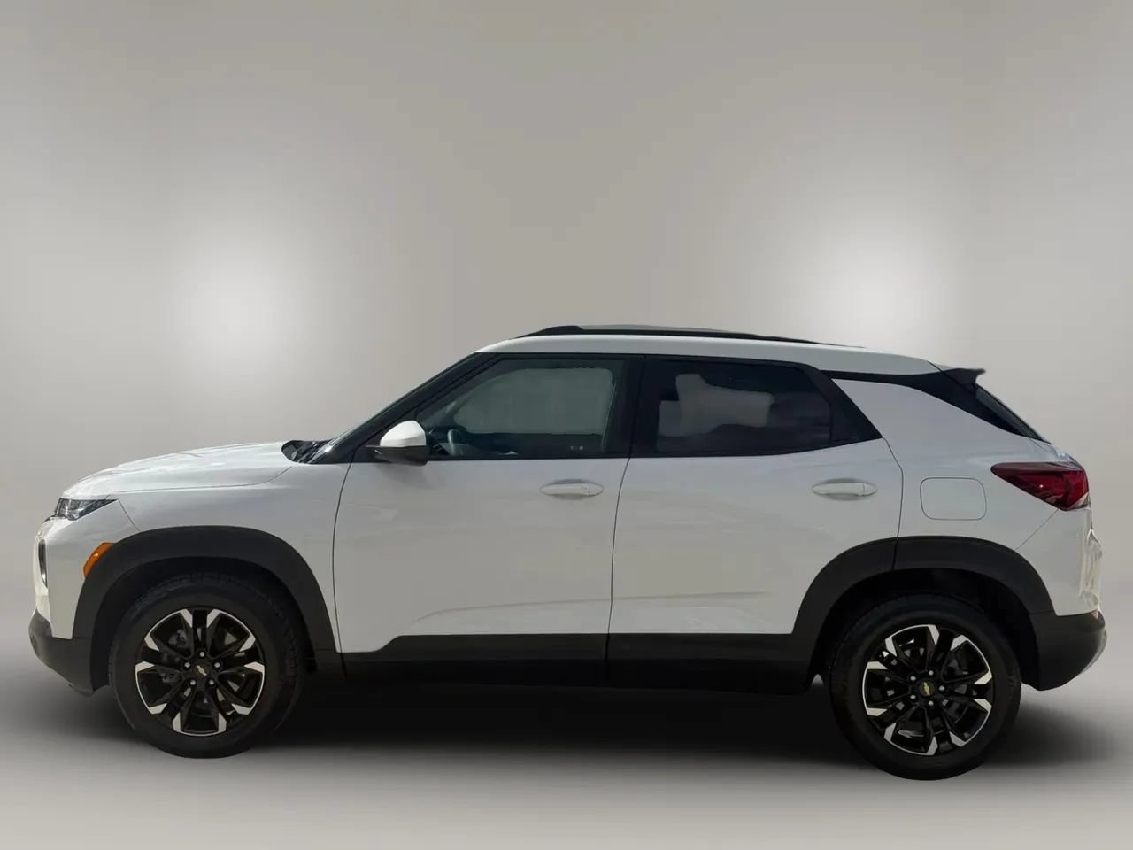 Used 2021 Chevrolet TrailBlazer LT w/ Convenience Package FWD image 4