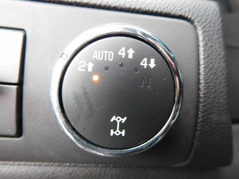 Used 2013 Chevrolet Suburban LTZ AWD/4WD image 18