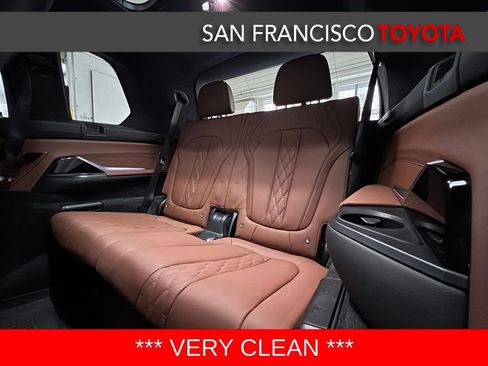 Used 2022 BMW X7 xDrive40i w/ M Sport Package image 17