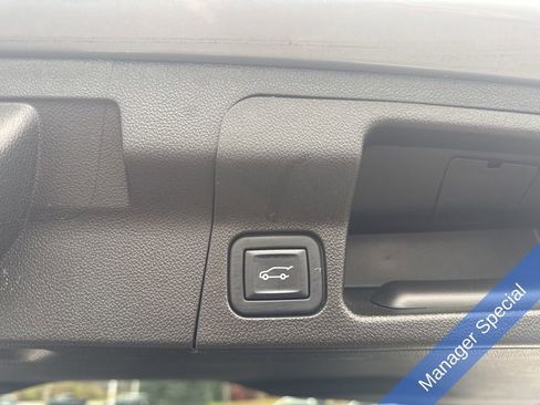 Used 2023 GMC Acadia Denali w/ Denali Ultimate Package image 21