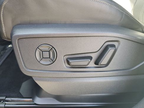 Used 2025 Audi Q5 Premium w/ Premium Plus AWD/4WD image 23