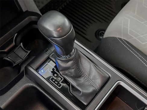Certified 2023 Toyota Tacoma TRD Off-Road AWD/4WD image 15